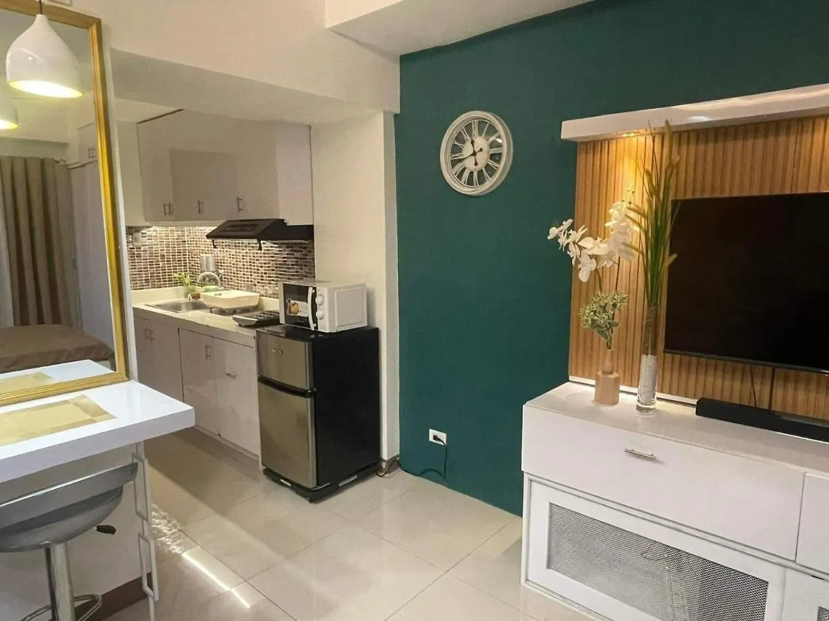 Splendid Suite W/Pay Parking Paranaque City