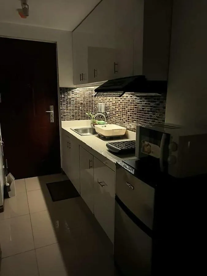 Splendid Suite W/Pay Parking Paranaque City